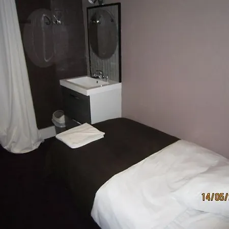 Claremont Hotel 2*