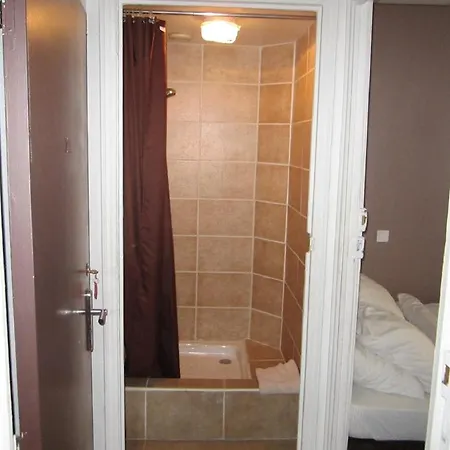 Otel Claremont 2*